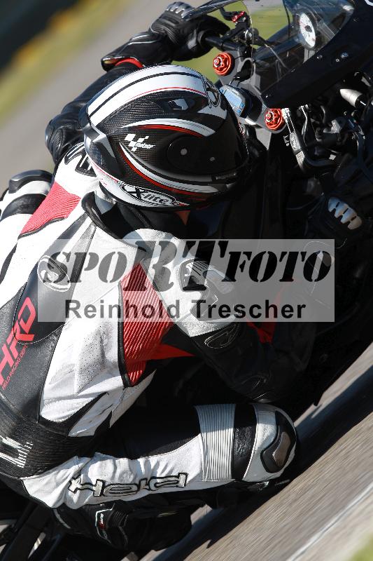 /Archiv-2022/07 16.04.2022 Speer Racing ADR/Gruppe gelb/backside